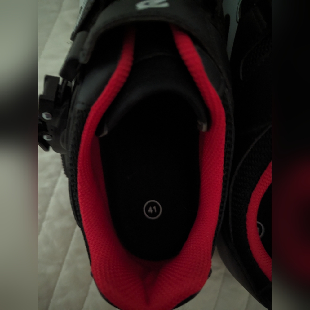 Peloton Spin Shoes sz 41 (compatible with SoulCycle, etc)